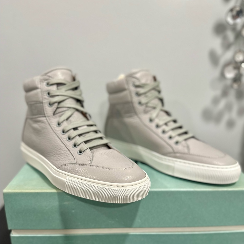 KOIO sneaker